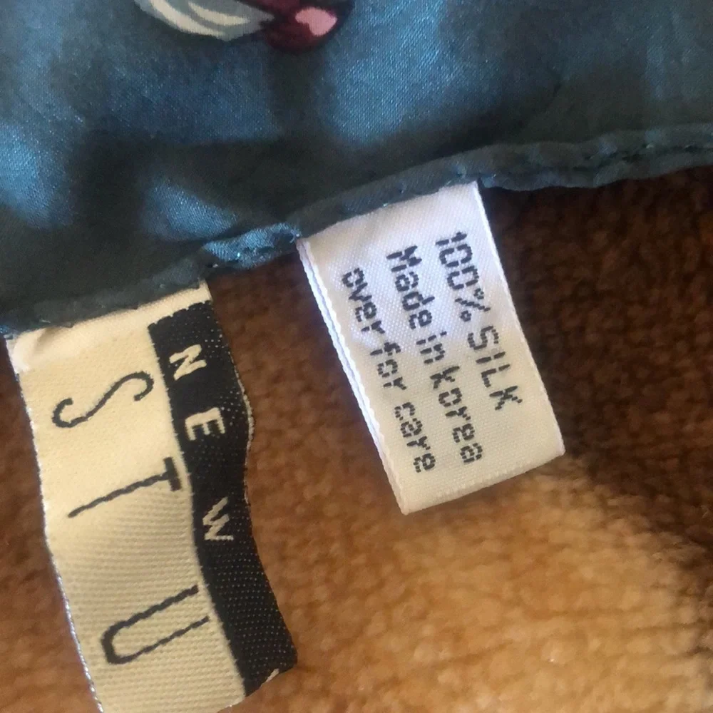 Women’s fall green Ny Silk STU scarf